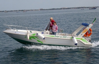  Aluguel de barco a motor 